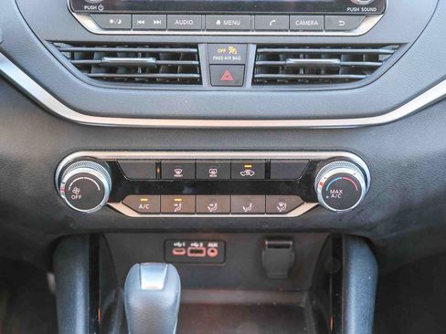 Used 2021 Nissan Altima 2.5 SV FWD image 15