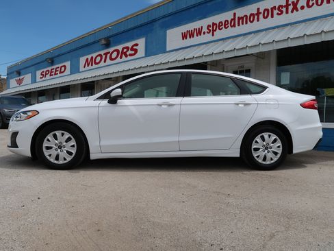 Used 2019 Ford Fusion S FWD image 3
