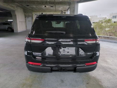 New 2025 Jeep Grand Cherokee Limited w/ Luxury Tech Group II image 6