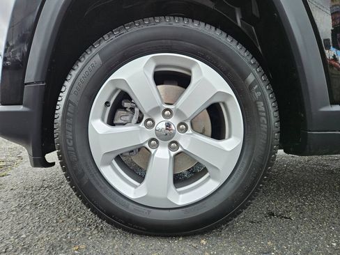 Used 2018 Jeep Compass Latitude AWD/4WD image 8