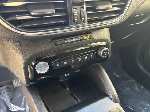 Used 2023 Ford Escape Platinum image 22