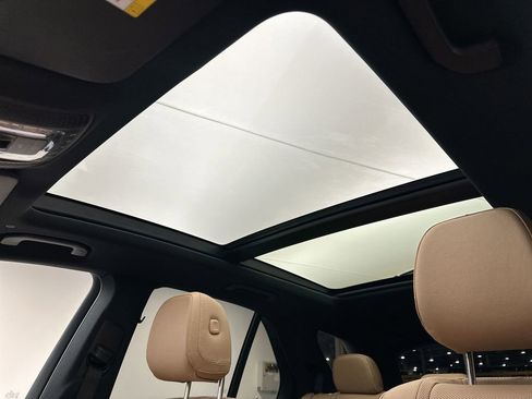 Used 2024 Mercedes-Benz GLE 350 4MATIC image 23