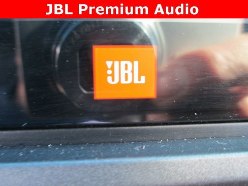 Used 2017 Toyota Tacoma TRD Sport image 17