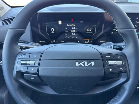Used 2025 Kia K4 EX FWD image 24