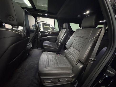 Used 2022 Cadillac Escalade Sport Platinum w/ LPO, ONYX Package image 15