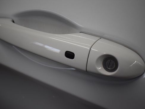 Used 2023 Jeep Cherokee Altitude Lux image 4