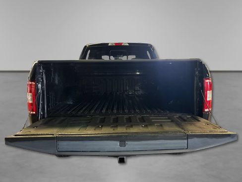 Used 2018 Ford F150 XLT w/ Equipment Group 302A Luxury AWD/4WD image 13