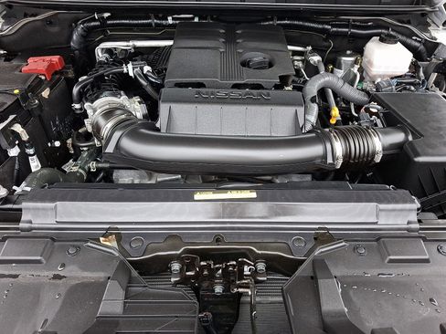 Used 2025 Nissan Frontier PRO-4X image 27