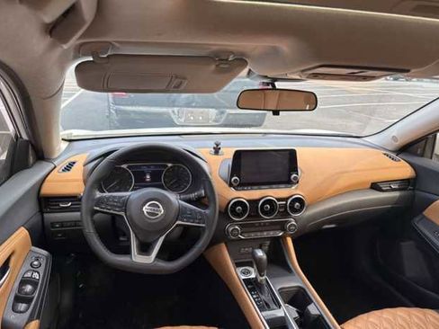 Used 2022 Nissan Sentra SV w/ SV Premium Package image 4