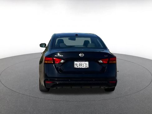 Used 2024 Nissan Altima 2.5 SV image 12