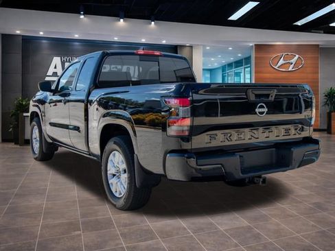 Used 2024 Nissan Frontier SV w/ SV Convenience Package RWD image 10