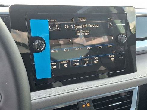 New 2025 Volkswagen Taos SEL image 15