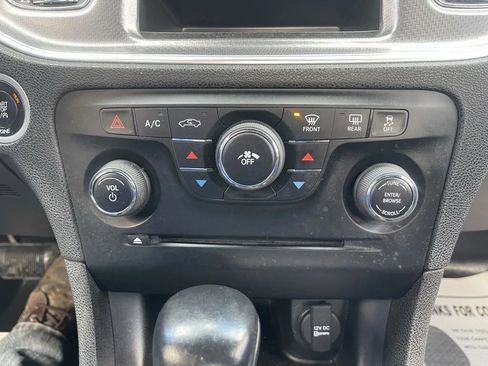 Used 2013 Dodge Charger SE w/ Connectivity Group image 24