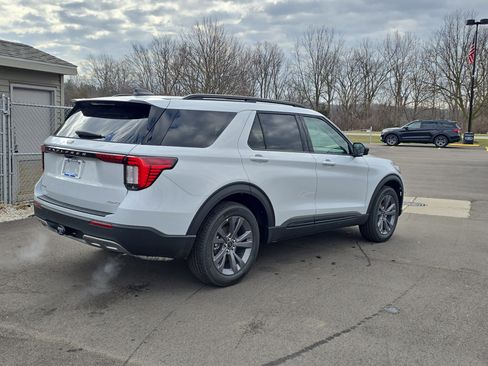 New 2026 Ford Explorer Active w/ Active Comfort Package image 4