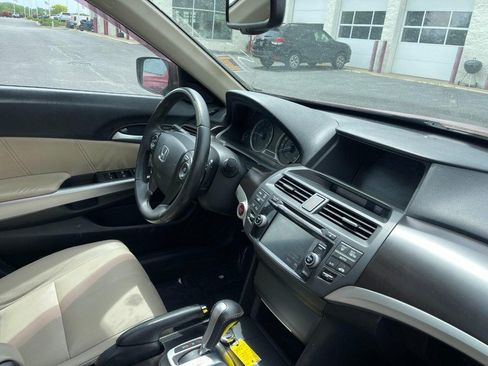 Used 2013 Honda Crosstour EX-L image 2