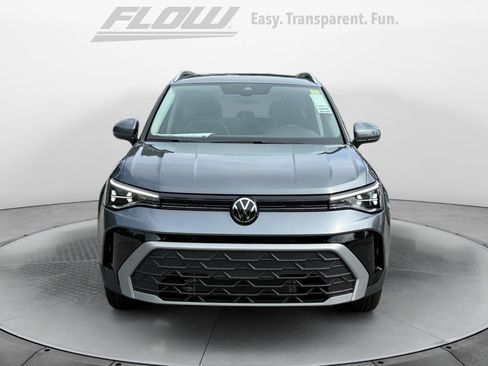 New 2026 Volkswagen Taos SE AWD/4WD image 2