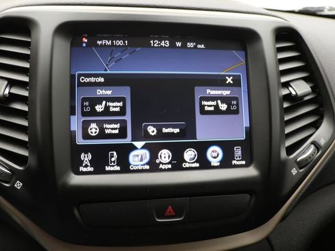 Used 2017 Jeep Cherokee Latitude w/ True North Edition image 23