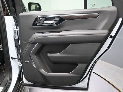 New 2026 Chevrolet Tahoe Premier AWD/4WD image 18