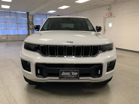 Certified 2022 Jeep Grand Cherokee Overland AWD/4WD image 2