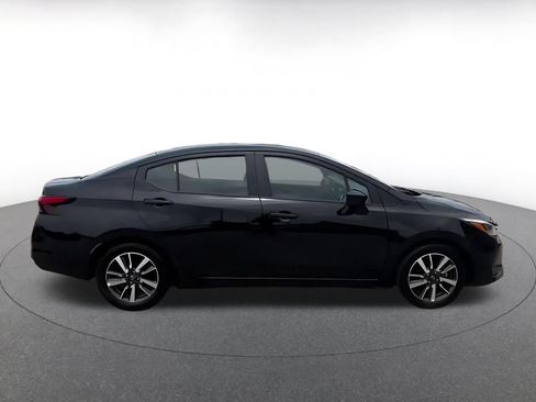 Used 2025 Nissan Versa SV FWD image 15