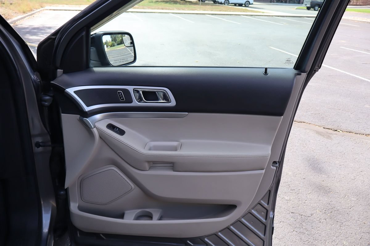 Used 2012 Ford Explorer XLT FWD image 28