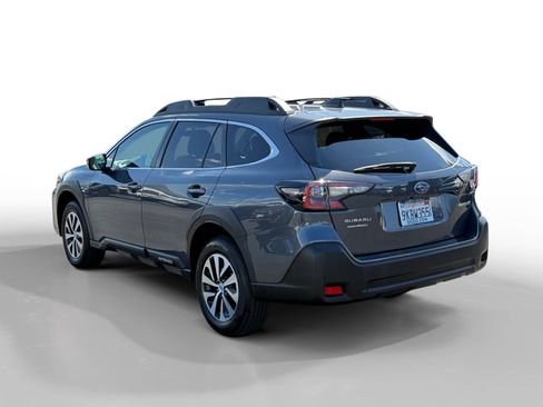 Used 2024 Subaru Outback Premium AWD/4WD image 3