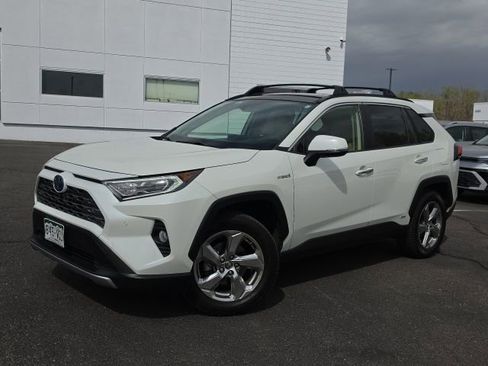 Used 2019 Toyota RAV4 Limited image 2