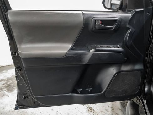 Used 2018 Toyota Tacoma SR w/ SR Convenience Package AWD/4WD image 38