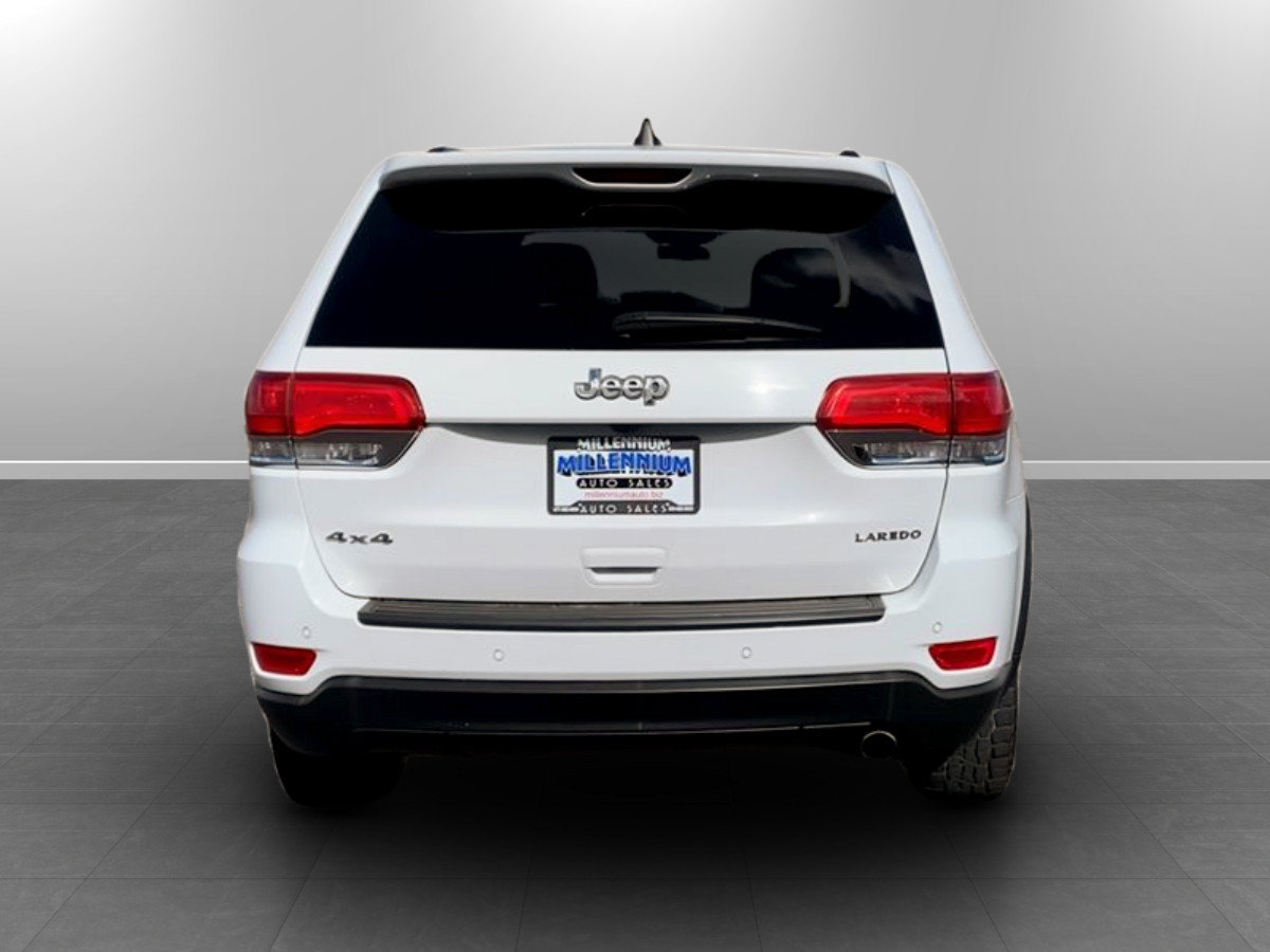 Used 2019 Jeep Grand Cherokee Laredo AWD/4WD image 6