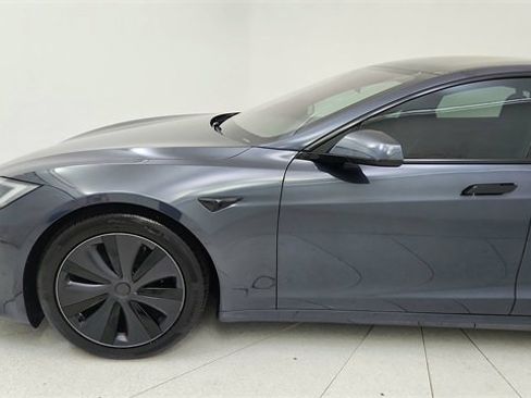 Used 2025 Tesla Model S image 9