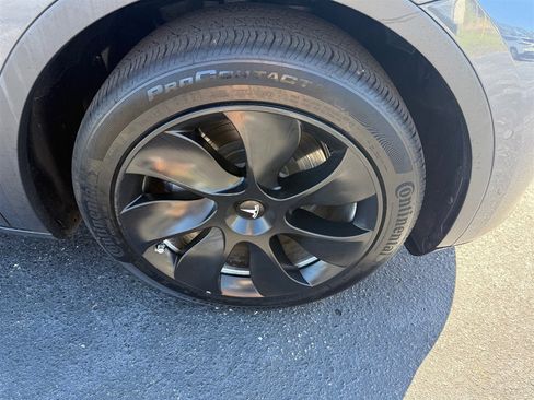 Used 2021 Tesla Model Y 2WD image 8