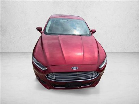 Used 2016 Ford Fusion Titanium FWD image 2