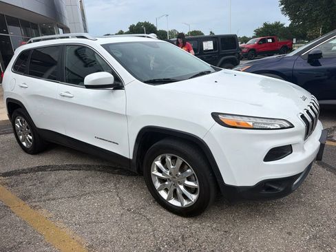 Used 2016 Jeep Cherokee Limited AWD/4WD image 3