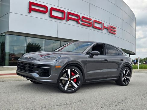 New 2025 Porsche Cayenne GTS image 1