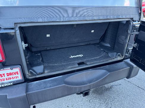 Used 2017 Jeep Wrangler Sport image 17