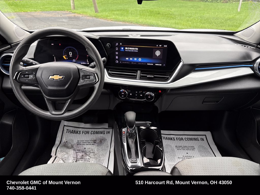 Used 2025 Chevrolet Trax LT FWD image 15