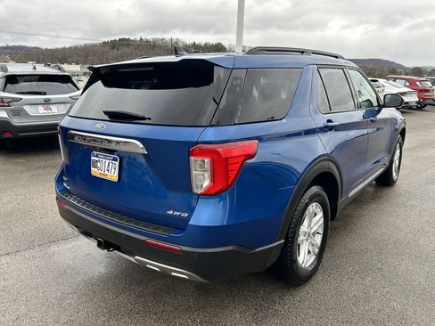 Used 2022 Ford Explorer XLT w/ Equipment Group 202A image 7