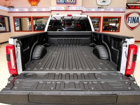 Used 2025 Ford F350 Lariat w/ FX4 Off-Road Package AWD/4WD image 9