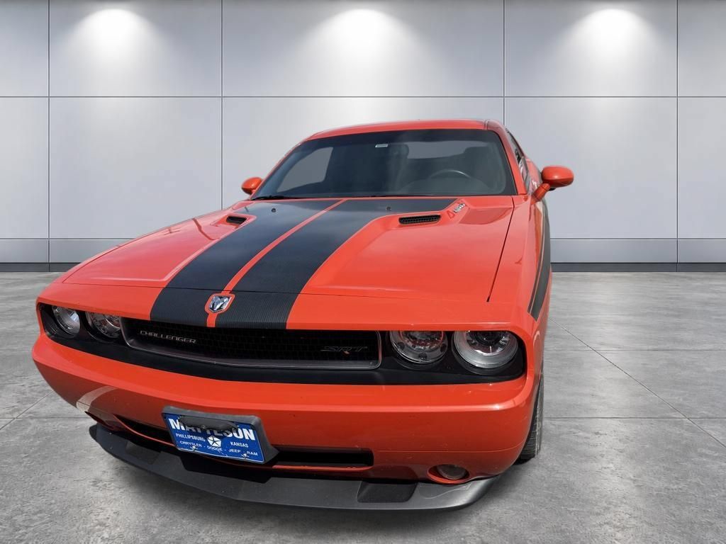 Used 2009 Dodge Challenger SRT8 w/ SRT Option Group II RWD image 2
