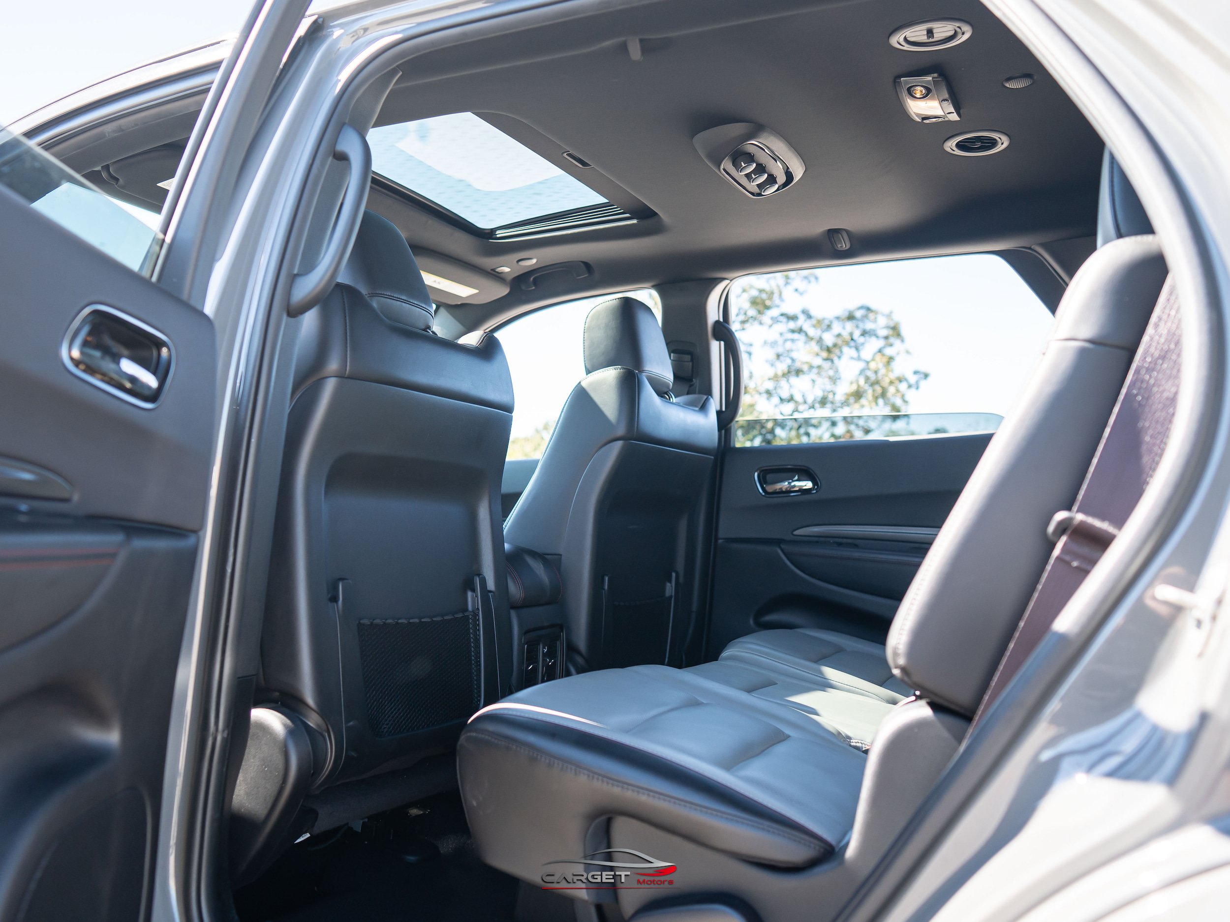 Used 2023 Dodge Durango R/T w/ Tow 'N Go Package AWD/4WD image 22