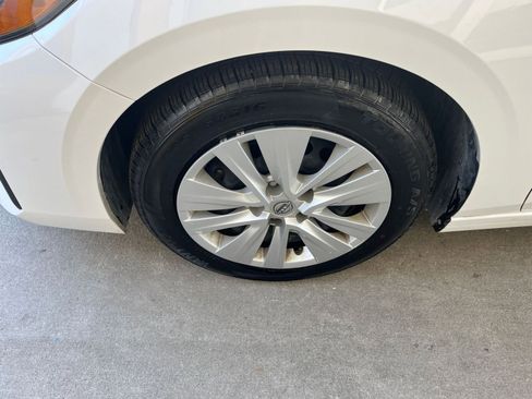 Used 2025 Nissan Sentra S image 28