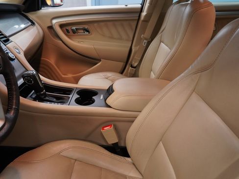 Used 2018 Ford Taurus SEL image 7