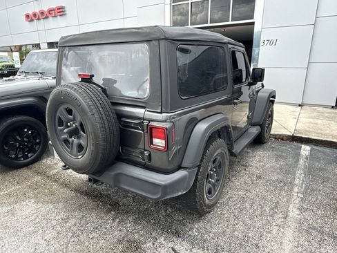 Used 2022 Jeep Wrangler Sport AWD/4WD image 7