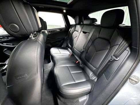 Used 2026 Porsche Macan AWD/4WD image 30