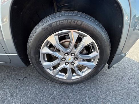 Used 2019 Chevrolet Traverse Premier w/ Driver Confidence II Package FWD image 32