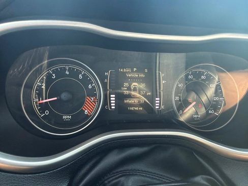 Used 2014 Jeep Cherokee Latitude w/ Cold Weather Group AWD/4WD image 16