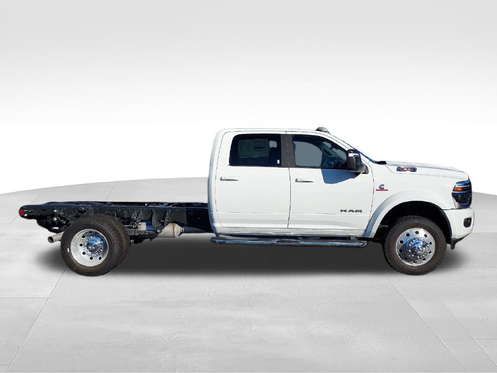 New 2027 RAM 4500 4x4 Crew Cab DRW w/ Laramie Trim Package image 6
