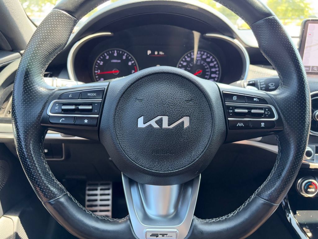 Used 2023 Kia Stinger GT-Line w/ Sun & Sound Package AWD/4WD image 11