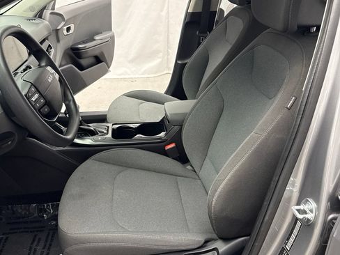 Used 2025 Kia K4 FWD image 8