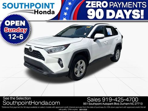 Used 2019 Toyota RAV4 XLE w/ Convenience Package FWD image 3
